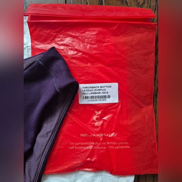 Left on Friday S Throwback Bottom - Picture 2 of 6